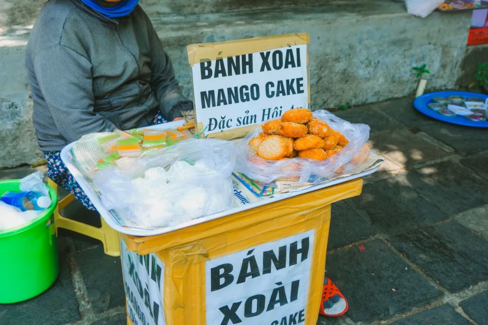 Nhân viên pha chế tại quán